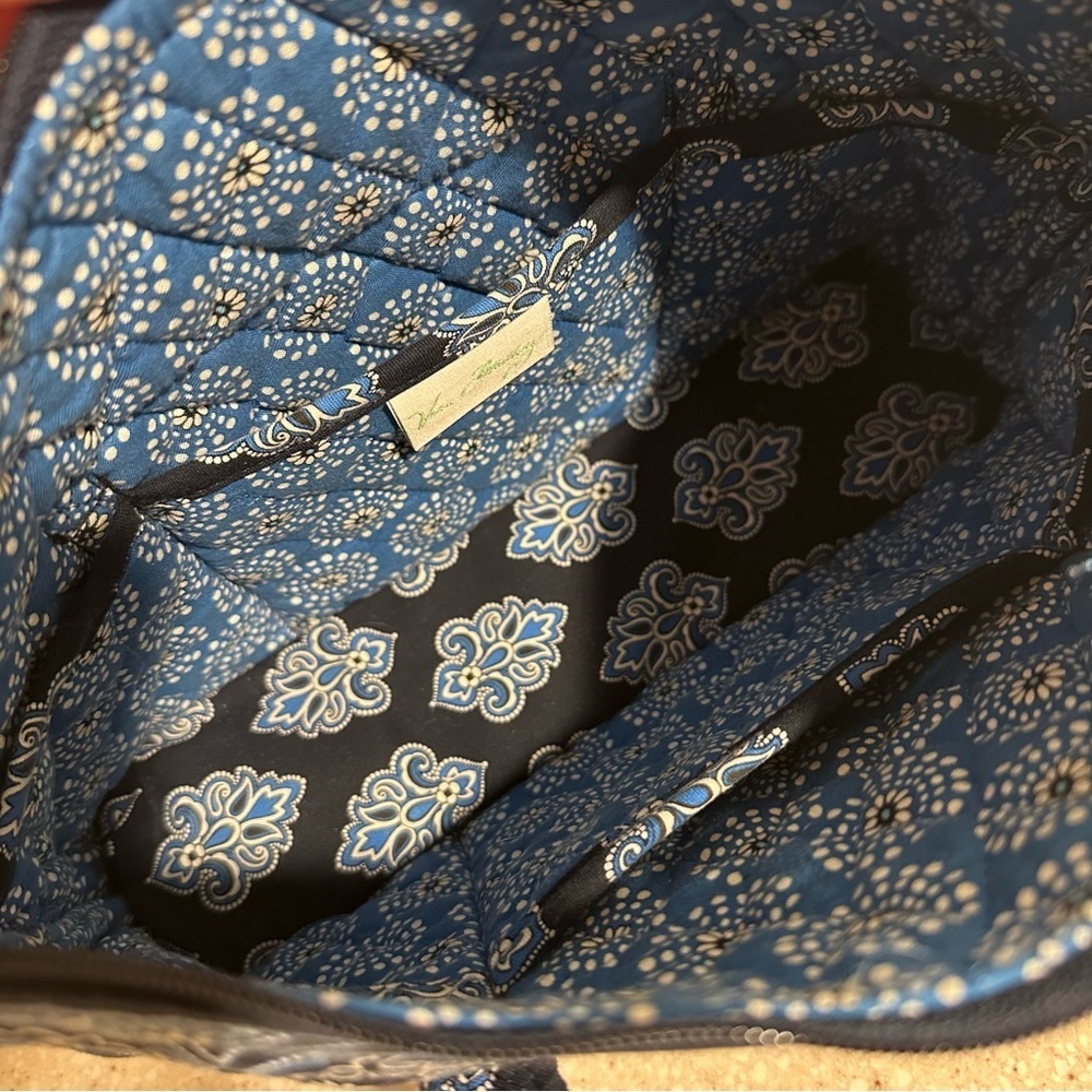 Vera Bradley Little Betsy Shoulder Bag & Bifold Wallet in Calypso NavyBlue 2009 - Picture 6 of 15